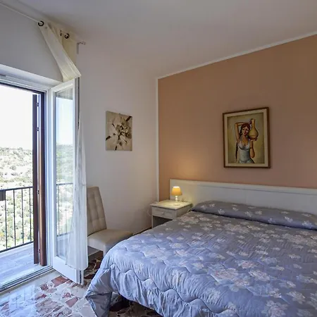 3 Bedroom Cozy In