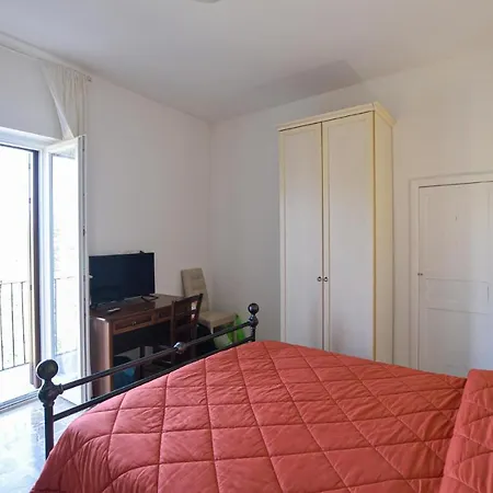3 Bedroom Cozy In * Ragusa
